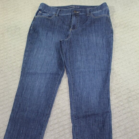 NWOT Chico's Size 12 Slim Boyfriend Ankle Medium Blue Chambray Jeans - Picture 1 of 5
